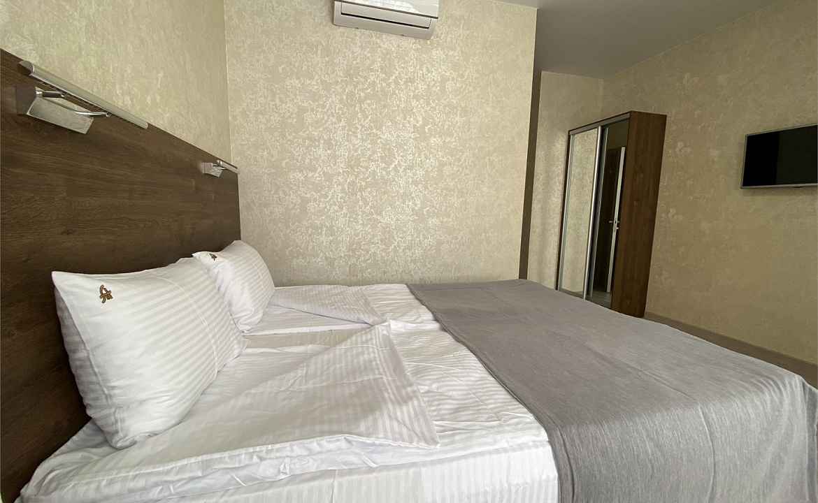 Стандартный номер с 1 кроватью или 2 отдельными кроватями. Отель "Маро". Сочи