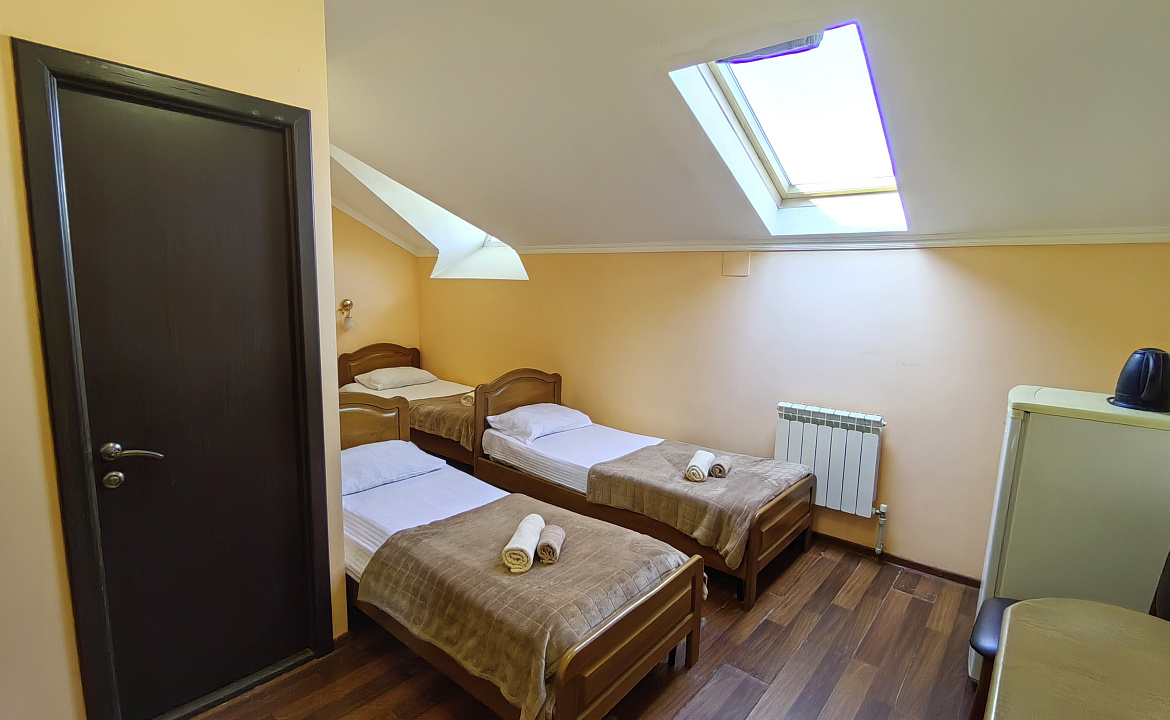 Четырехместный номер «Стандарт». Гостевой дом "Цитрус". Лазаревское