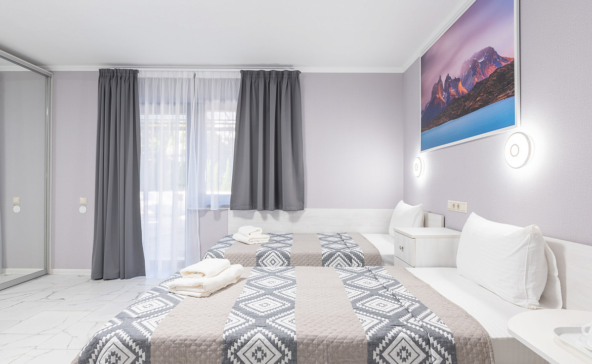 Апартаменты стандарт. Отель "Горная Кадриль". Красная Поляна