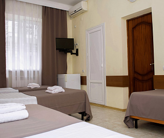 4х местный стандарт. Гостиница Ласточкино гнездо. 