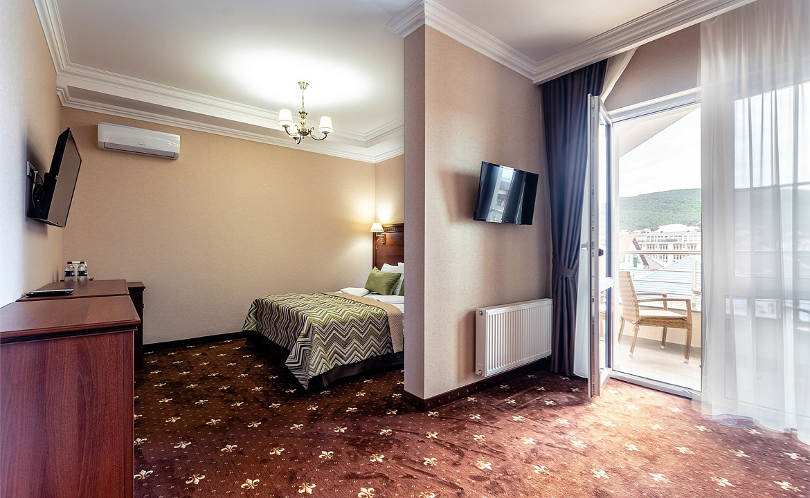 Люкс семейный. Отель «Южные Ночи». Кабардинка