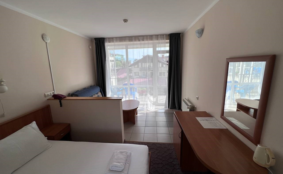 Полулюкс. Отель "Галотель". Адлер