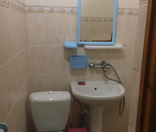 Трехместный со всеми удобствами. Гостевой дом на Комарова 17. 