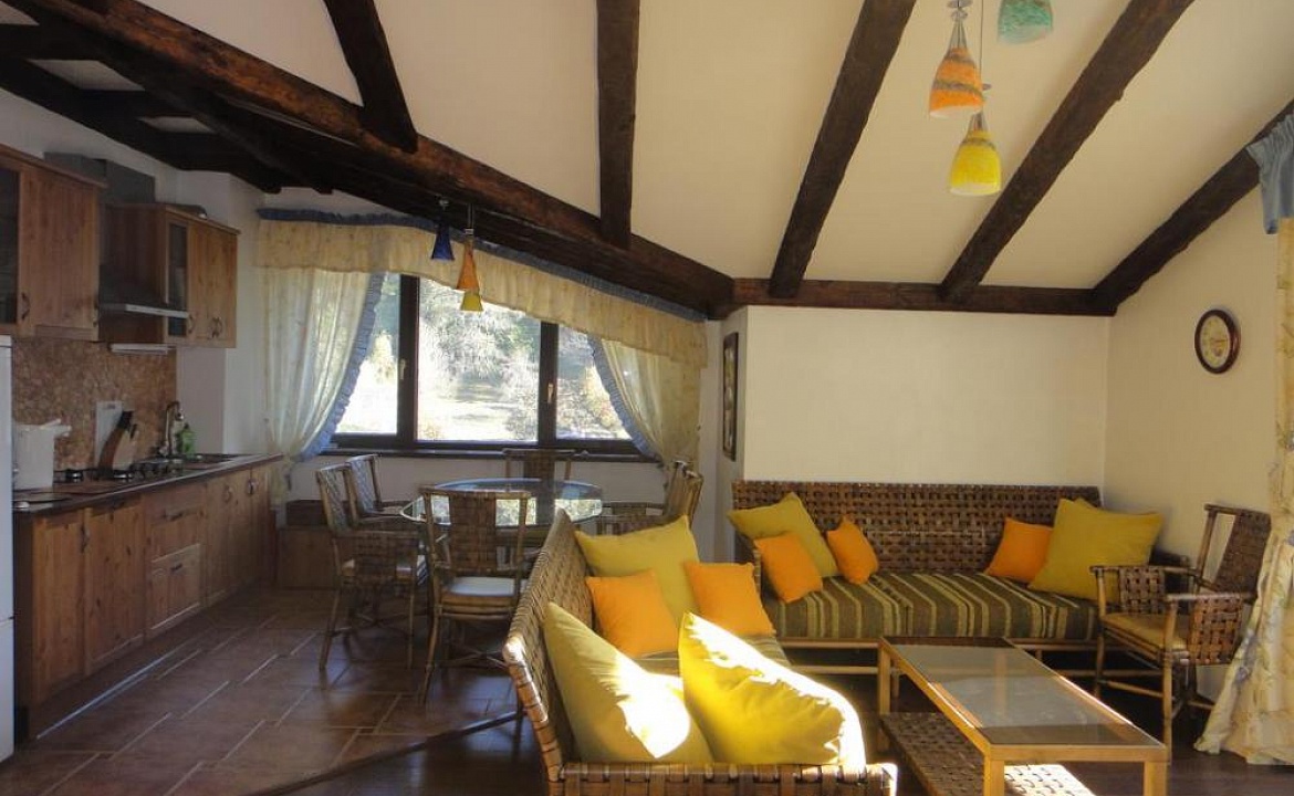 Апартаменты с тремя спальнями. Гостевой дом "Дон Шале". Красная Поляна