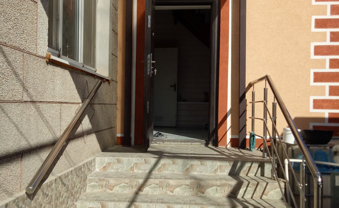 Этаж под ключ. Гостевой дом SunnyHouse. Витязево