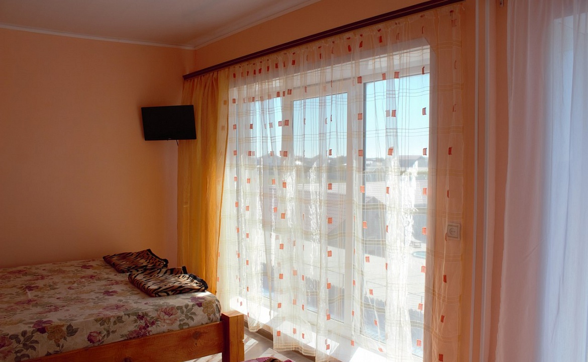 Эконом 3х местный. Гостевой Дом Melrose. Заозерное