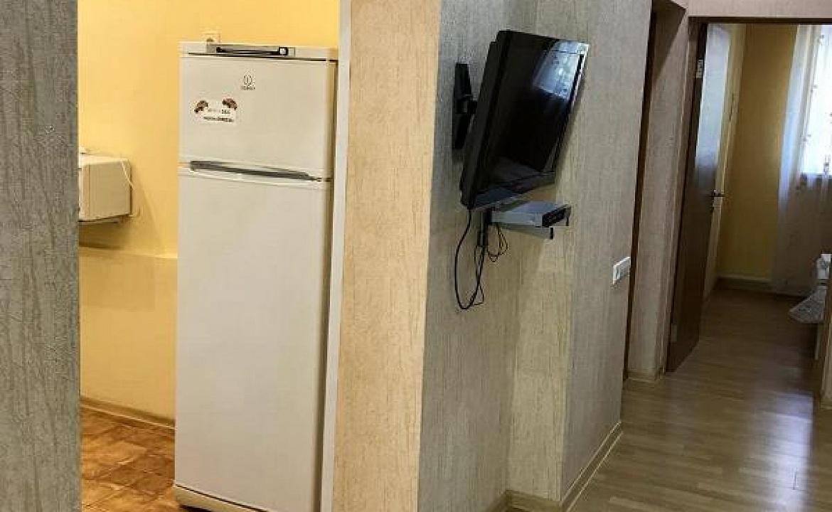 2-комнатная квартира. Частный сектор ул. Ленина 137/а". Адлер