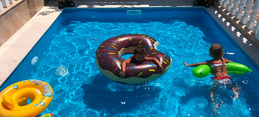 Отель У Моря с бассейном