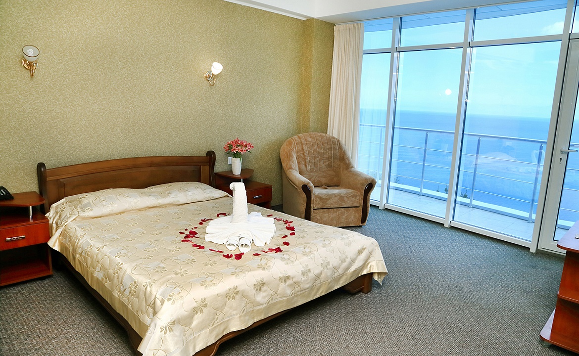 Стандарт light. Отель Majestic. Партенит