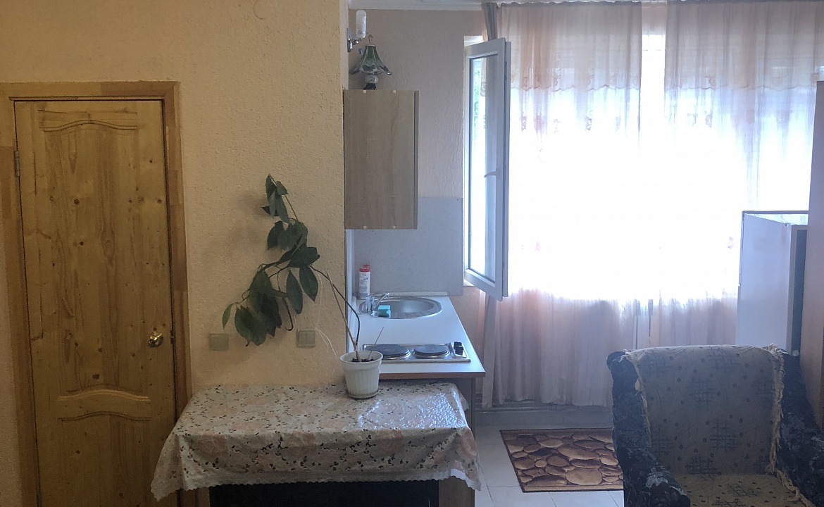 Аппартаменты 1 этаж. Гостевой дом "Нина" . Ольгинка