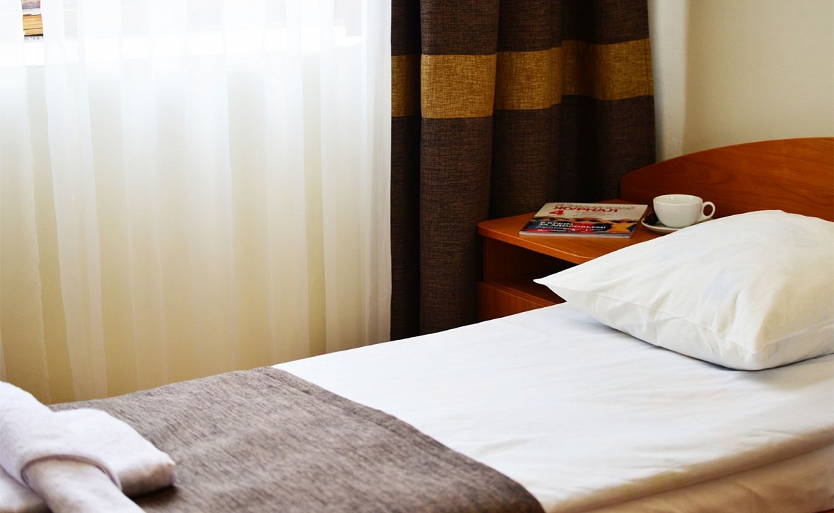 SINGLE. Отель "Grand Astoria". Феодосия