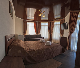 Однокомнатный трехместный номер с видом на море. Гостевой дом "Зеленая бухта". 