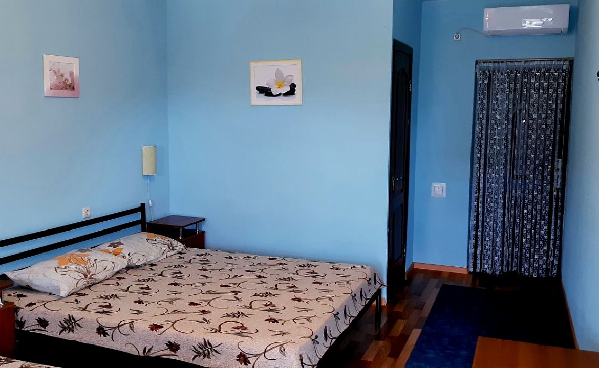 Стандартный с кондиционером. Гостевой дом Орловка. Севастополь