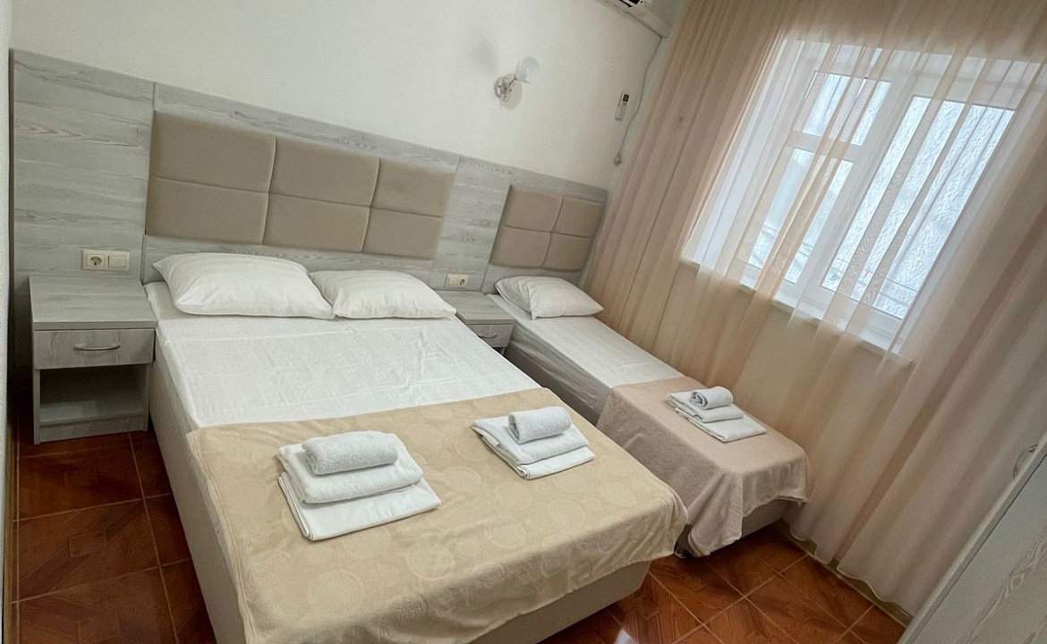 3-х местный номер Стандарт. Гостевой дом "Спартак". Витязево 3-х местный номер Стандарт. Гостевой дом "Спартак". Витязево