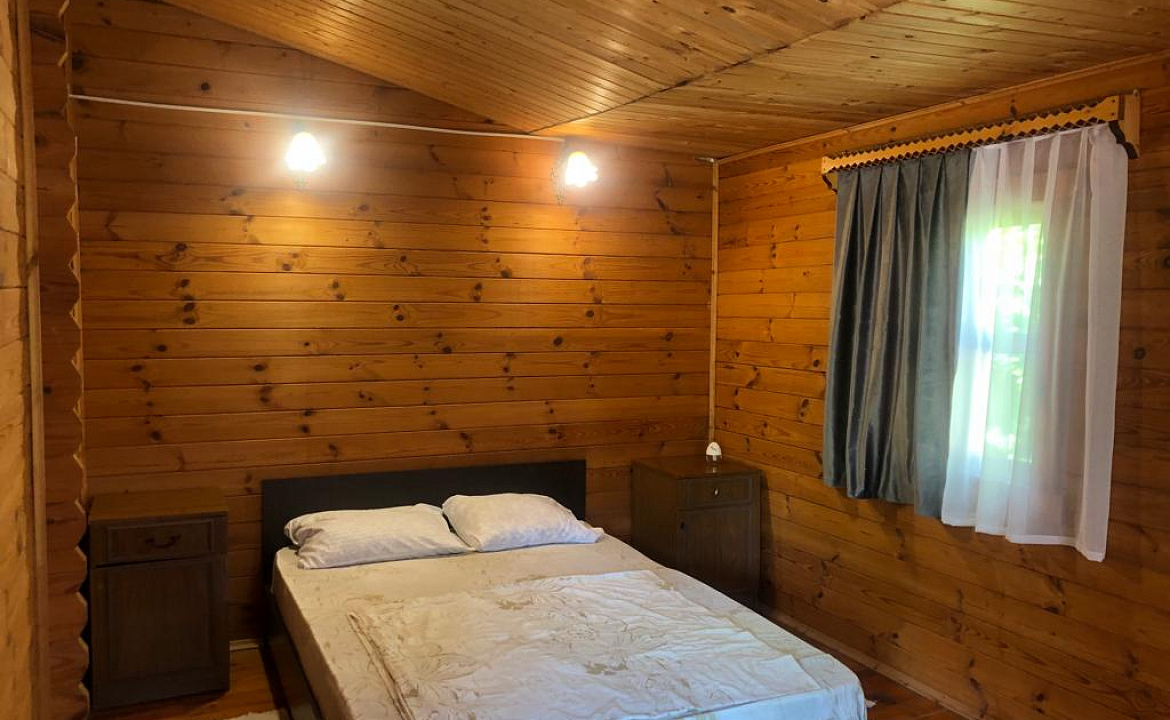 Деревянный двухкомнатный коттедж. Гостевой дом Оазис. Цандрипш