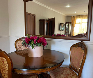 «Люкс» 2-х комнатный с балконом. Отель "Ибра". 