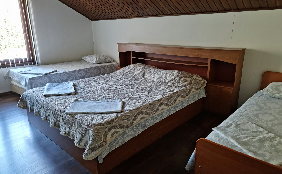 4х местный номер на 2 этаже. Гостевой дом "Цитрус". Цандрипш