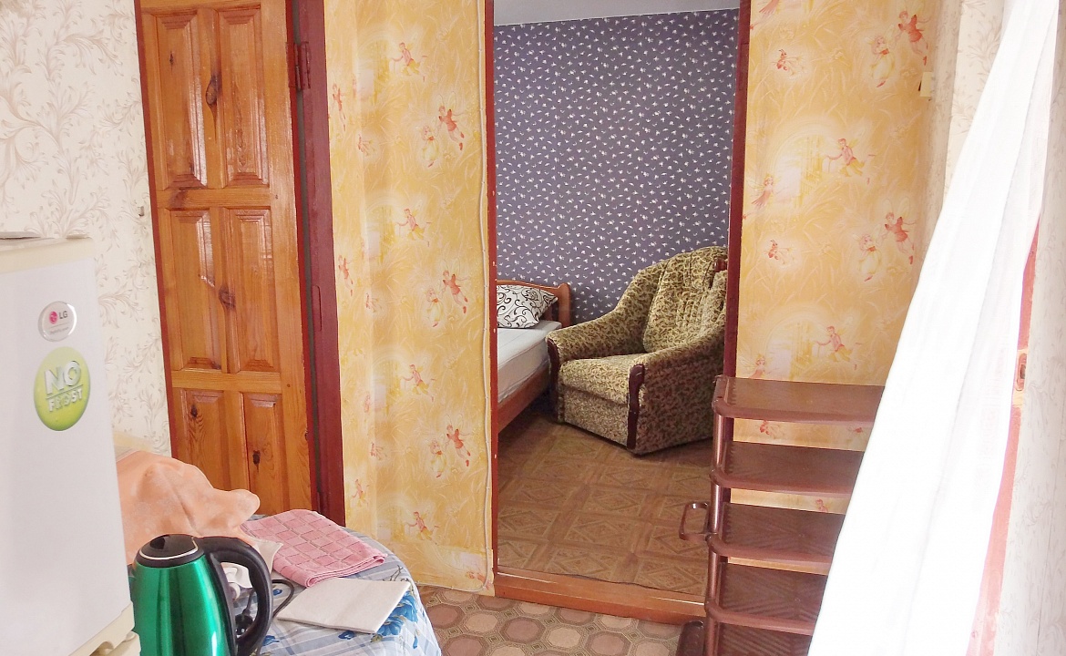 Двухкомнатный 4-х местный на 2-м этаже. Гостевой дом Гостевой дом "Спортлото-82".. Коктебель