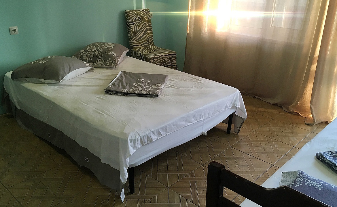 Трехместный номер. Гостиница "Тигратур"       . Джубга