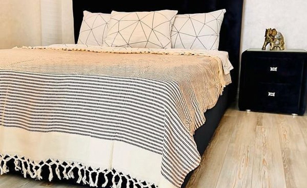 1-комнатная квартира. Квартира в многоквартирном доме Апартаменты на Просторной. Голубая бухта