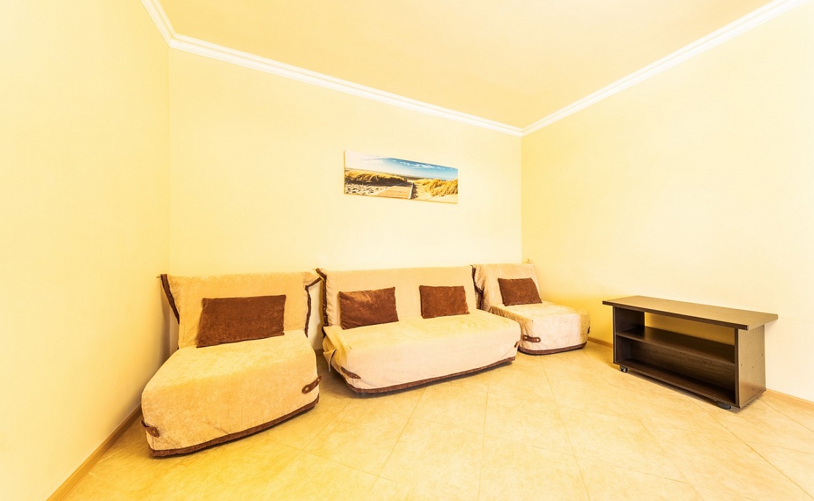 3-комнатный с кухней и балконом. База отдыха "Тюльпан". Витязево