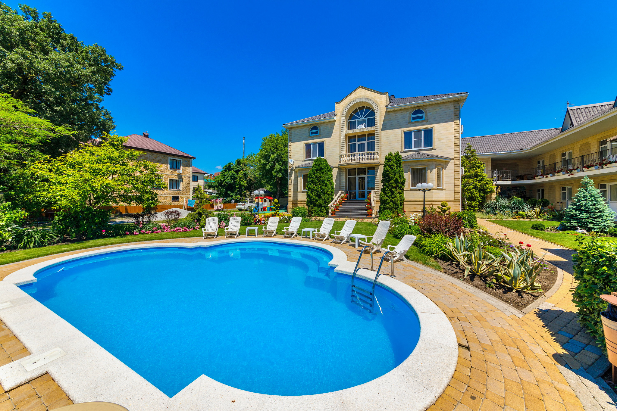 . Гостевой дом «Белая лебедь». Голубая бухта