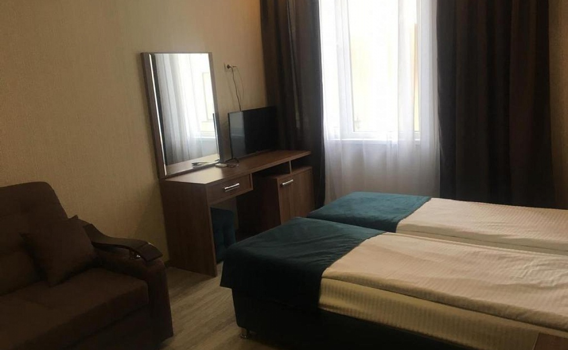 СТАНДАРТНЫЙ 3-МЕСТНЫЙ НОМЕР С ДИВАНОМ И БАЛКОНОМ. Гостевой дом "Family". Лазаревское СТАНДАРТНЫЙ 3-МЕСТНЫЙ НОМЕР С ДИВАНОМ И БАЛКОНОМ. Гостевой дом "Family". Лазаревское