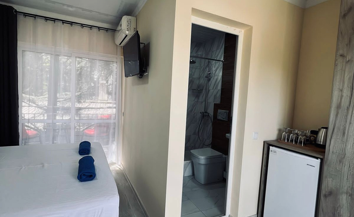 Трёхместный люкс. Частный сектор Ул калараш 77. Лазаревское