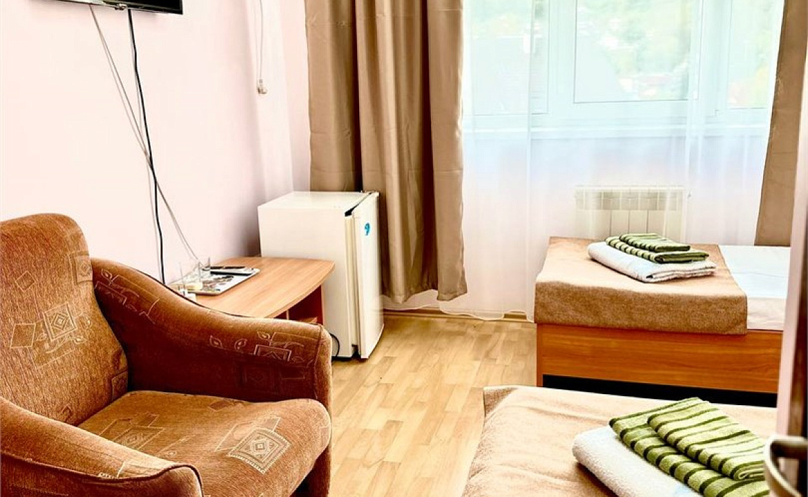 Cтандарт 2х местный с двумя кроватями и доп местом. Отель LooBeach SeaView. Лоо