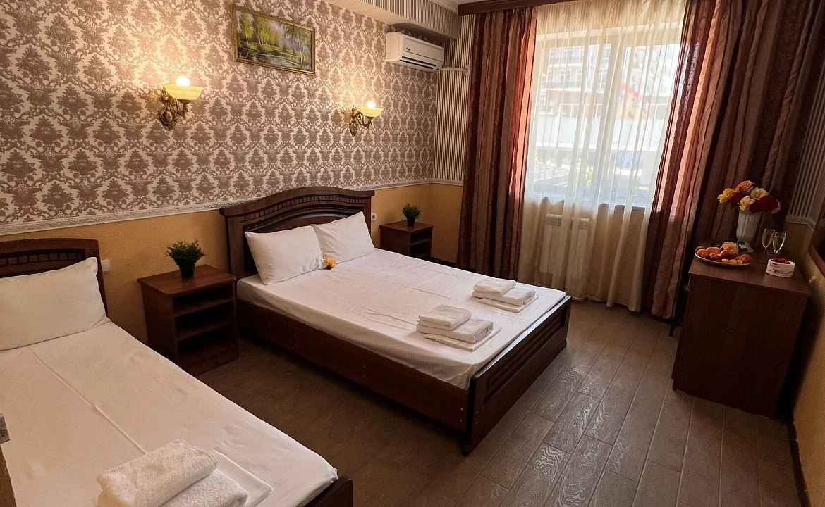 Стандарт без балкона. Отель «Леонидас». Витязево