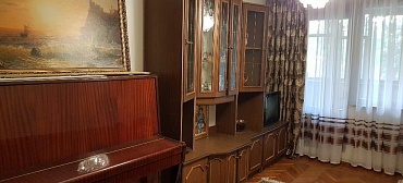 Квартира в многоквартирном доме Посуточно 3-комн квартира в Крыму г. Алуште