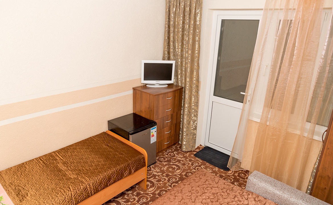 Трехместный номер эконом класса. Гостевой дом "Ника" - Анапа. Анапа