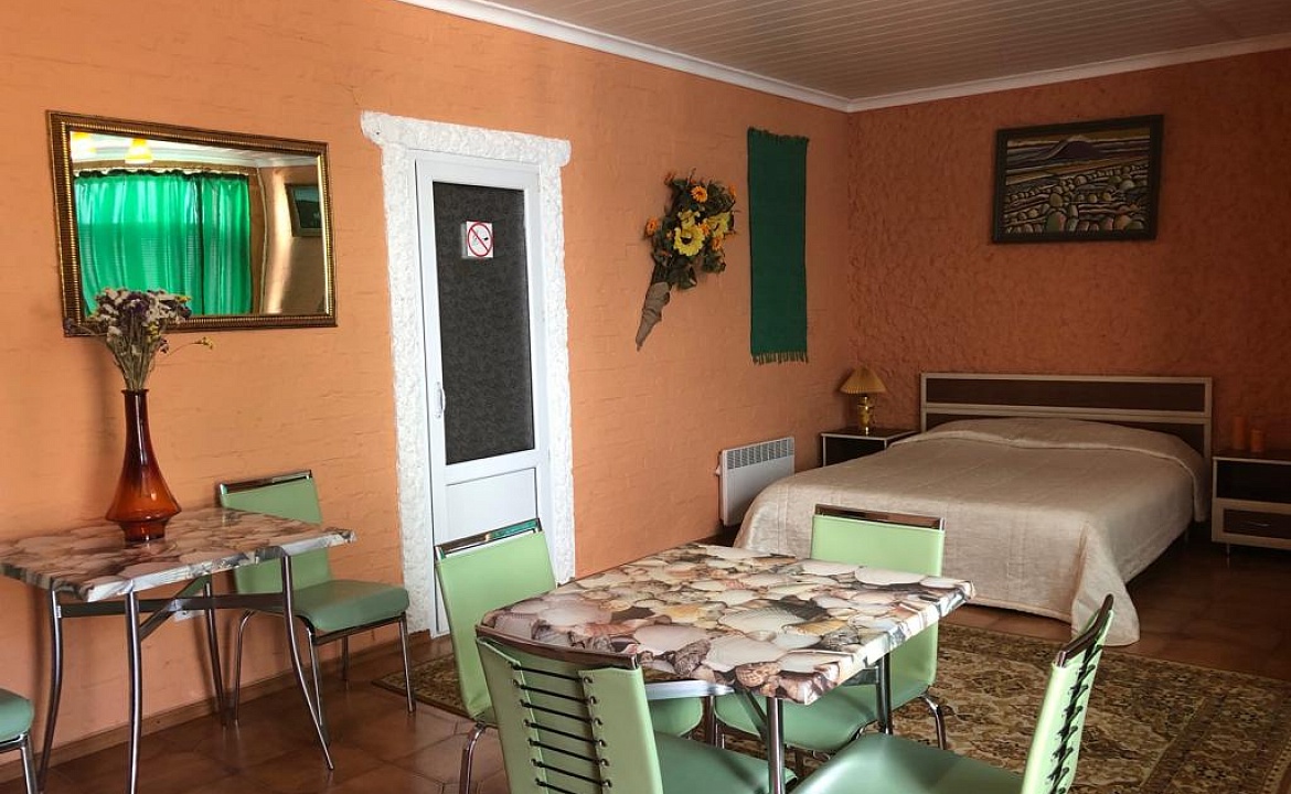 Апартаменты 3-комнатные. Гостевой комплекс Hotel Prestige. Ялта