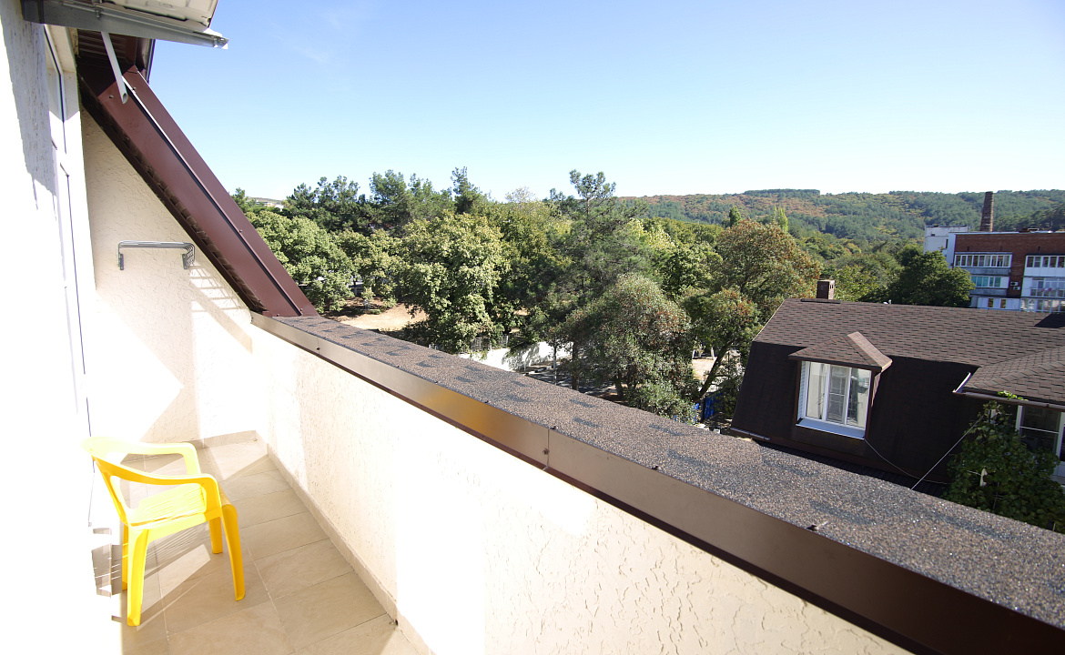 Апартаменты с террасой на 3-х человек. Гостевой дом "МЕЛИС". Дивноморское