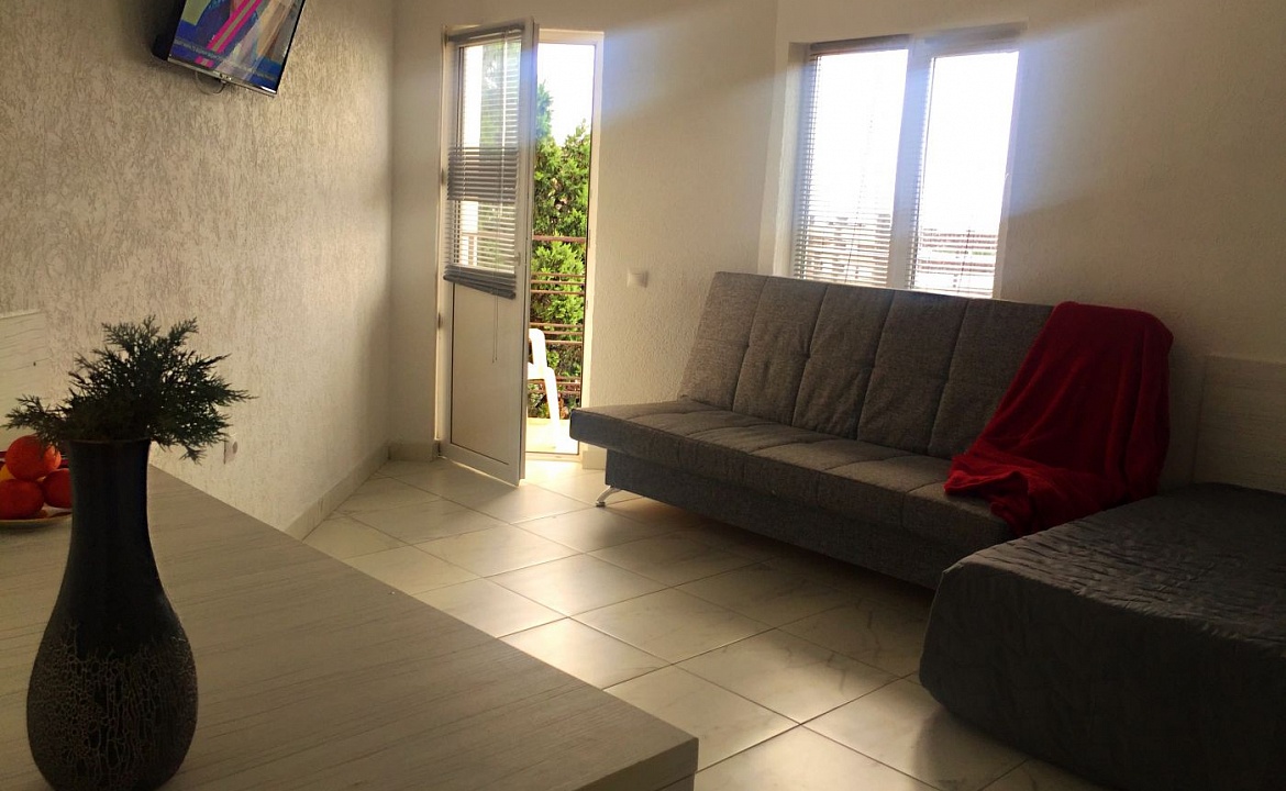 Семейный номер с боковым видом на море. Гостевой дом Маяк. Кабардинка