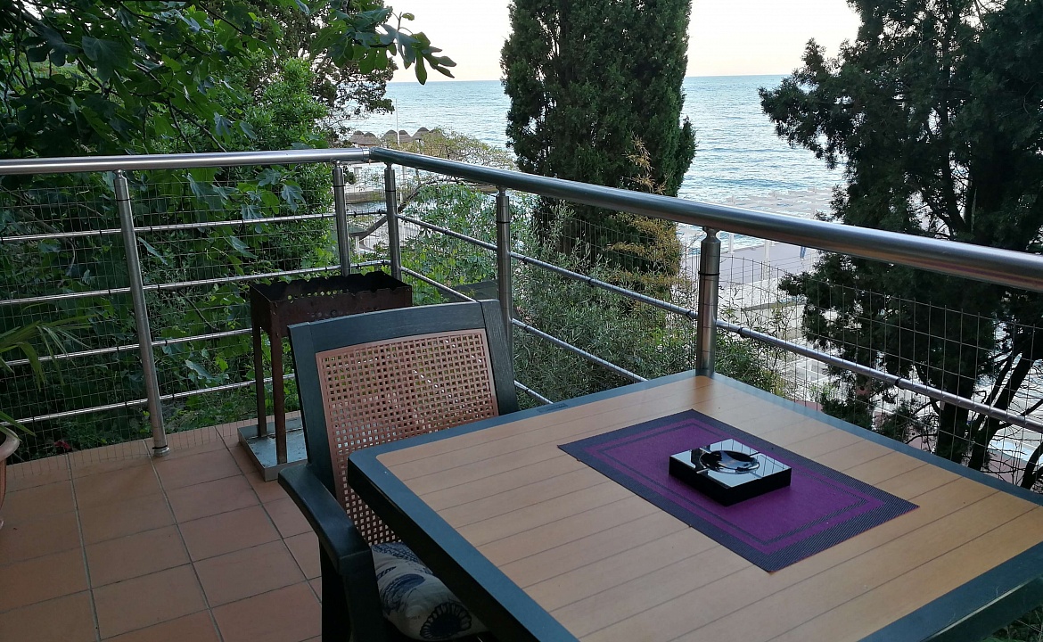 Нижний. Гостевой дом ОАЗИС. Ялта