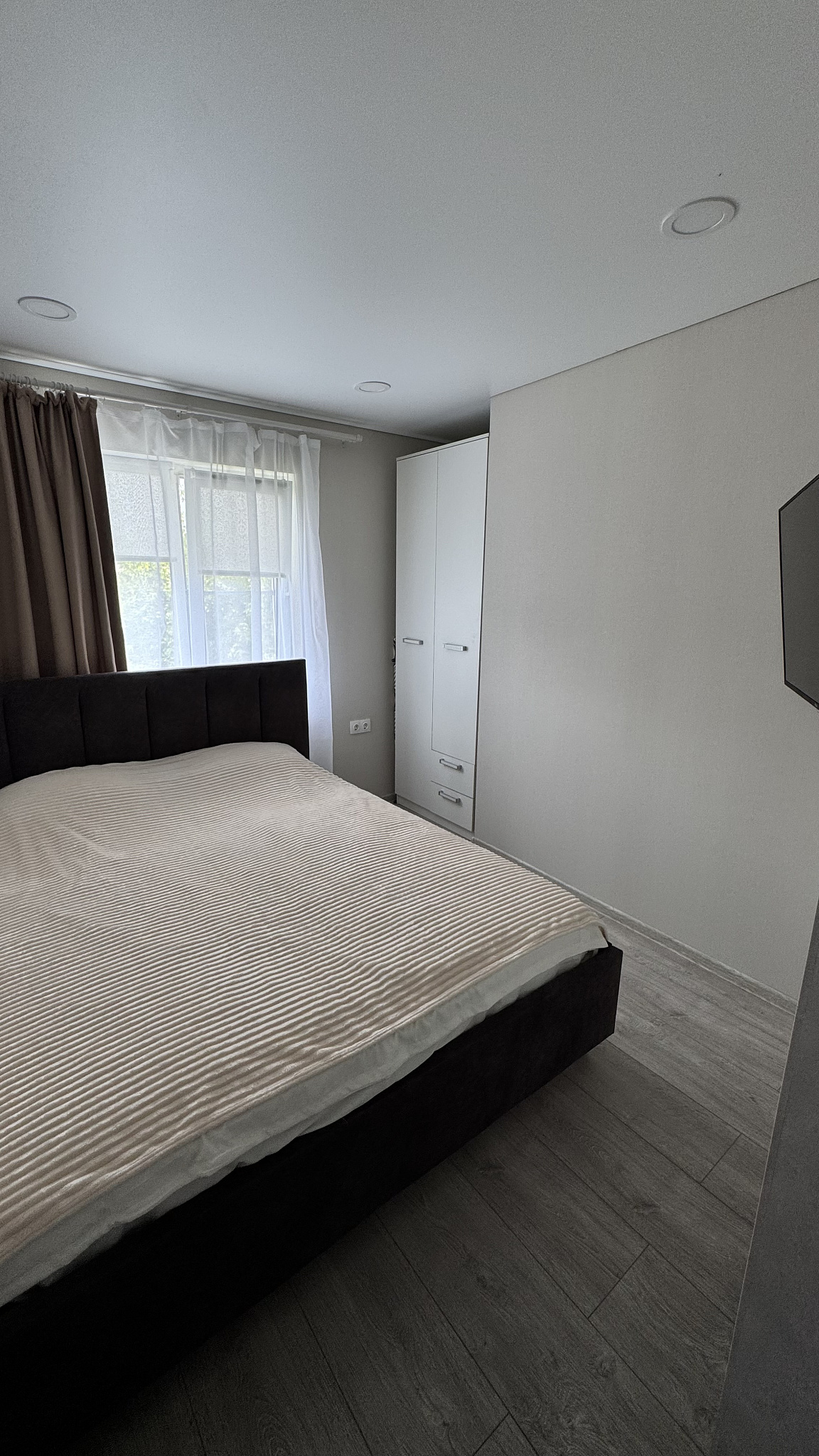 . Квартира в многоквартирном доме 1-комнатная квартира на Ул. Голубые Дали дом 6. Адлер