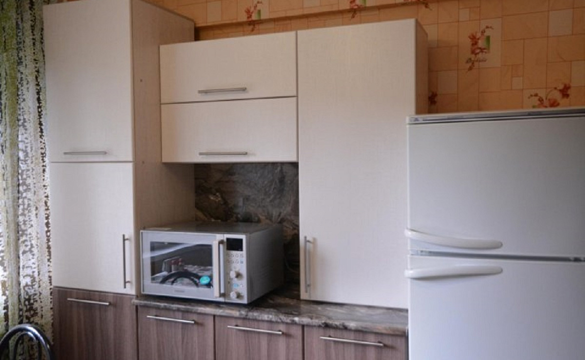 1-но комн квартира в центре п Лазаревское. 1-но комн кв у жд. Лазаревское