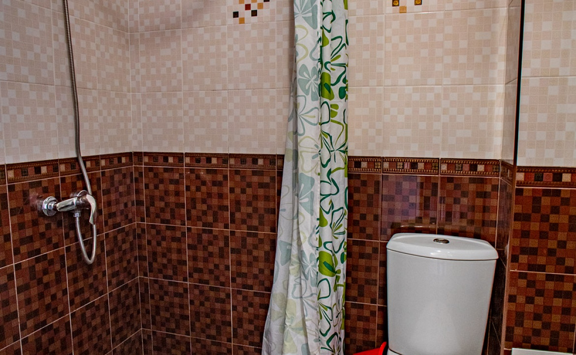 2-х местный полулюкс без балкона для 2 взрослых и 1 ребёнка. Отель "Калараш 17а". Лазаревское