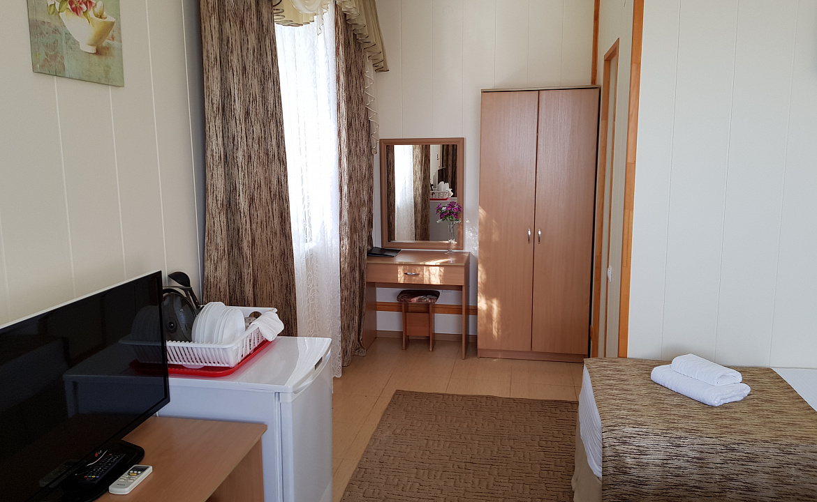 Люкс с отдельным балконом 3хместный. Отель АСТОН. Нижнее Джемете