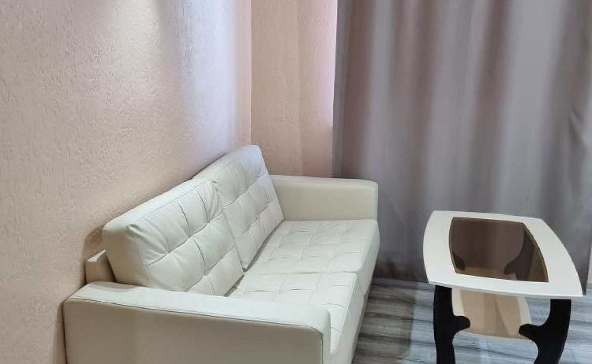 2х комнатная квартира . Квартира в многоквартирном доме Агрба 35 кв 84. Квартиры в Пицунде