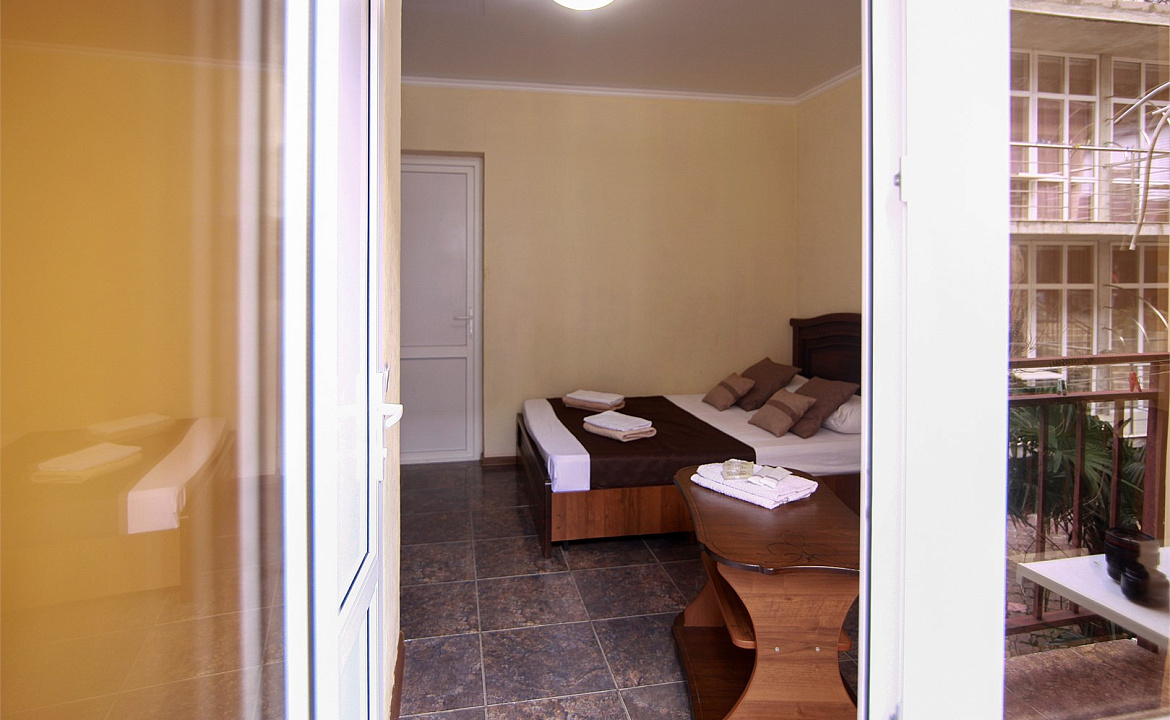 Стандарт двухместный с креслом. Гостевой дом «Алоиза». Лоо