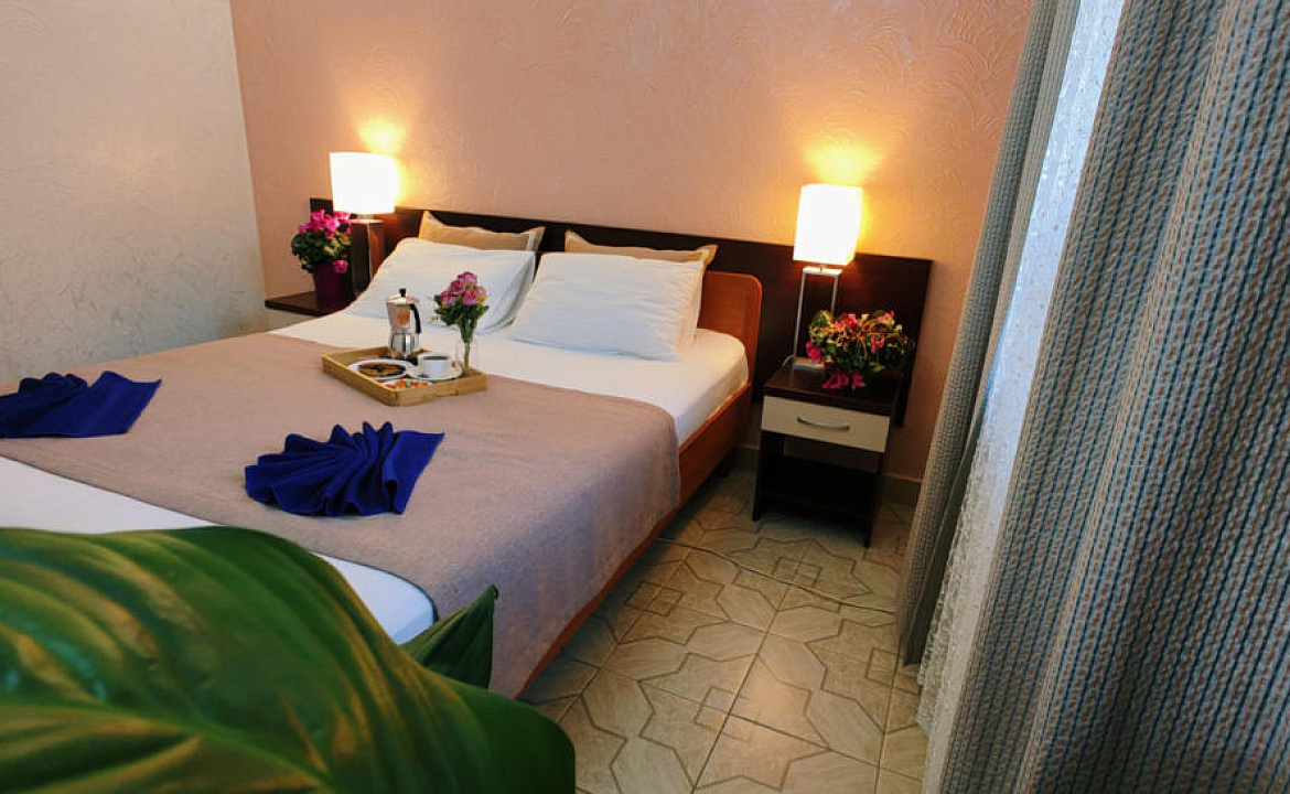 Семейный 2-х Комнатный 4-х местный, с балконом. Отель "Бавария". Витязево