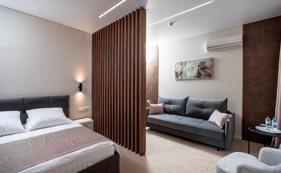 Номер «Джуниор сюит». Пансионат "Радуга". Геленджик