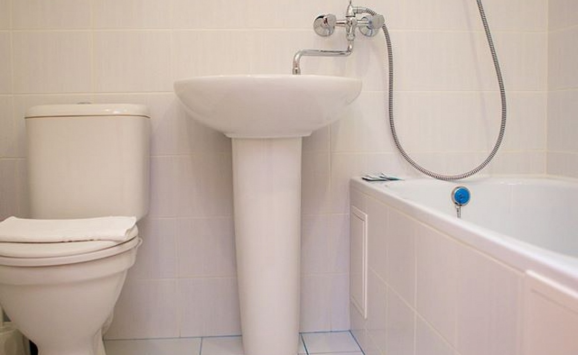 Двухместный номер с двумя односпальными кроватями. Мини-отель "Бриг". Темрюк Двухместный номер с двумя односпальными кроватями. Мини-отель "Бриг". Темрюк