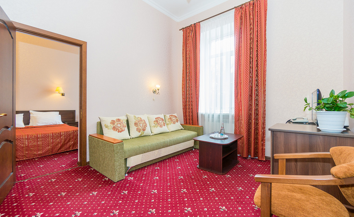 Люкс с балконом. Пансионат "Застава" . Анапа