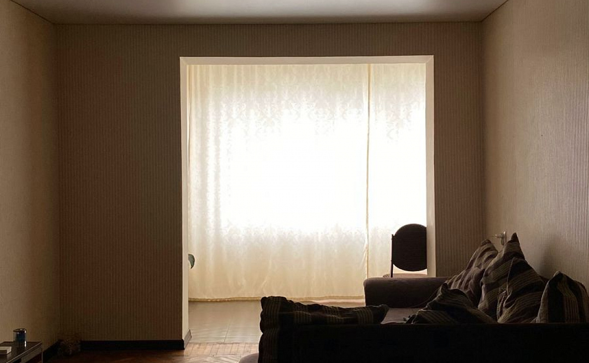 Двухкомнатная квартира под ключ. Двухкомнатная квартира у рынка . Гагра