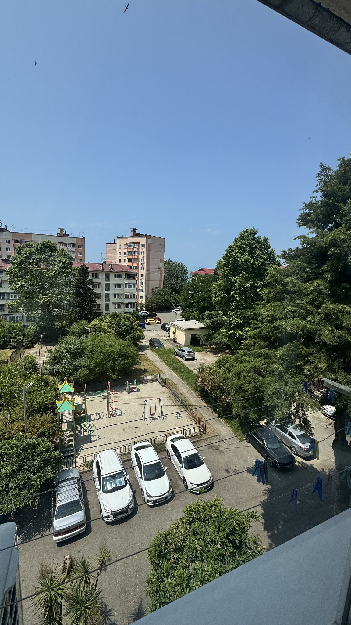 . Квартира в многоквартирном доме 1-комнатная квартира на Ул. Голубые Дали дом 6. Адлер