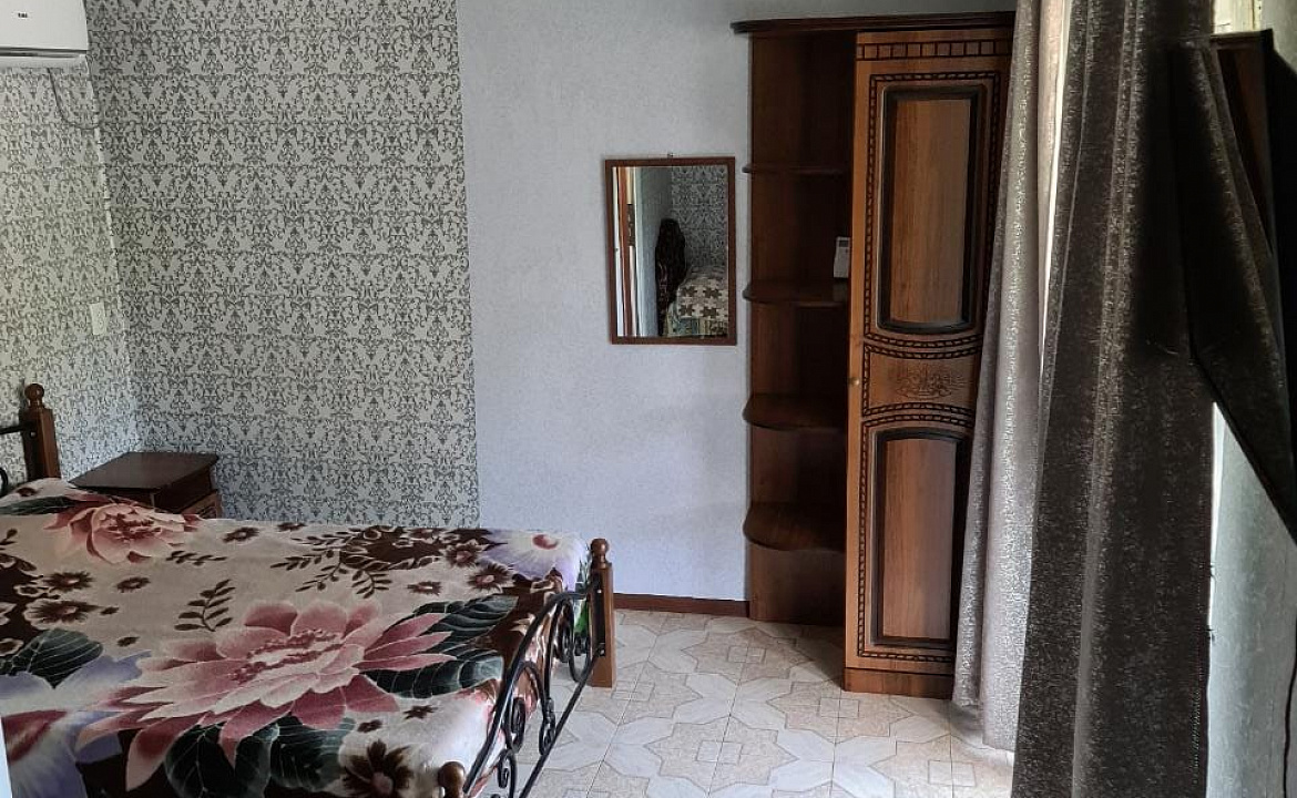 Номер с террасой . Гостевой дом У Наталии . Джубга