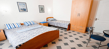 Отель "Юрзуф"